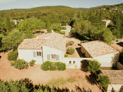 Außenseite Ferienhaus [Sommer]