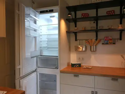 Großer Kühlschrank inkl. separatem Gefrierfach