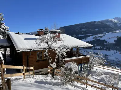 Außenseite Ferienhaus [Winter]