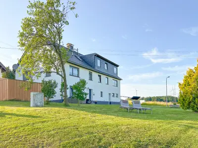 Außenseite Ferienhaus [Sommer]