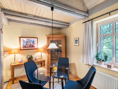 Photo, INSIDE, OUTSIDE