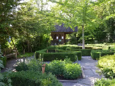 Moarhofstöckl_barocker Kräutergarten_Oststeiermark