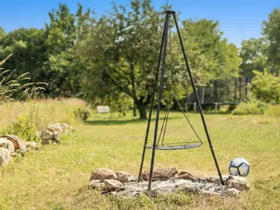 Grill und Feuerstelle im Riesengarten