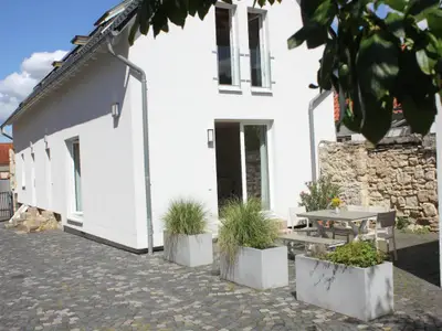 Terrasse Brunnenhaus und Hof