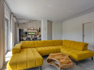 Ferienhaus für 6 Personen (124 m²) in Rebići 7/10