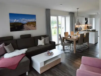 Wohn-Essbereich mit Couch