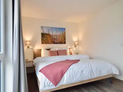 Schlafzimmer mit Doppelbett