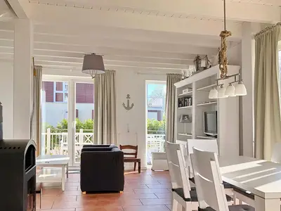 Wohn-Essbereich mit Couch