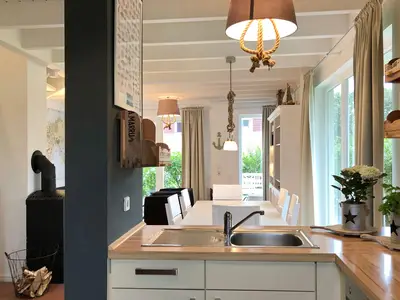 Offene Küche mit Backofen