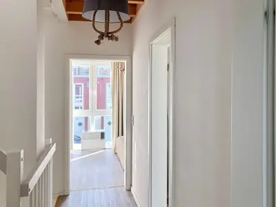 Flur mit Zugang zum Schlafzimmer