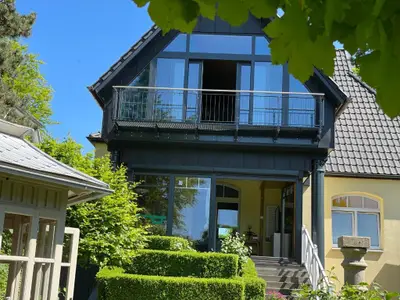 Balkon und gläserne Veranda