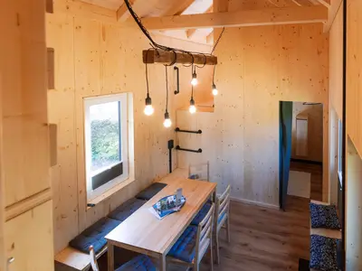 Blick auf Eingang zu Schlafbereichen