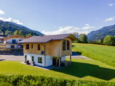 Außenseite Ferienhaus [Sommer]