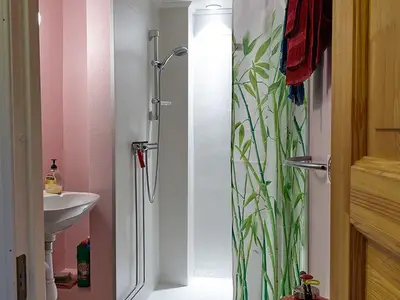 Bad/Dusche. Das Badezimmer