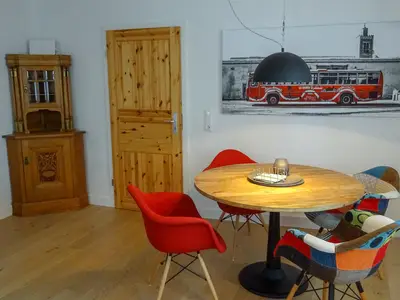 Das Schindlehaus, Wohn-Esszimmer