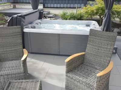 Ferienhaus Fee- Terrasse mit Whirlpool