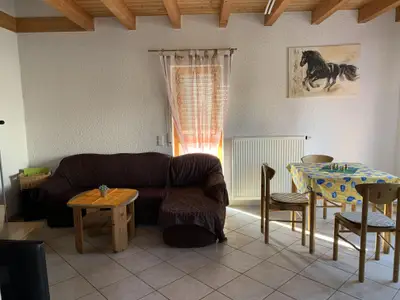 Wohnzimmer mit Essecke