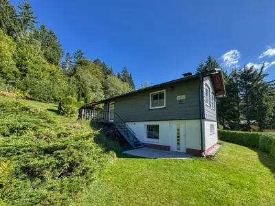 Außenseite Ferienhaus [Sommer]