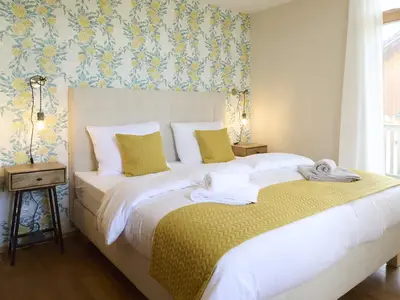 Schlafzimmer Doppelbett, Balkonzugang