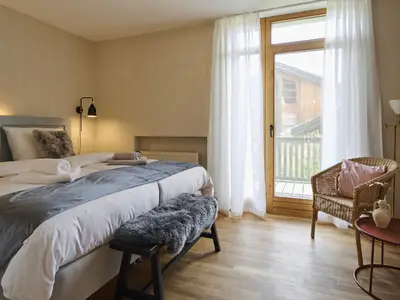 Schlafzimmer Doppelbett, Balkonzugang