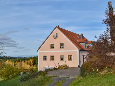 Außenseite Ferienhaus [Sommer]