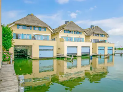 Außenseite Ferienhaus [Sommer]