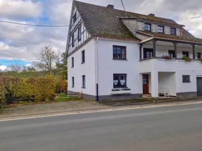 Außenseite Ferienhaus [Sommer]