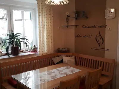 Haus Planetz - Esstisch2