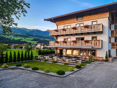 Außenseite Ferienhaus [Sommer]