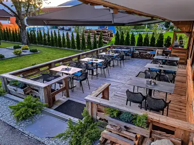 Außenseite Ferienhaus [Sommer]