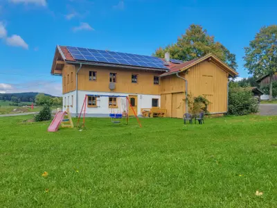 Außenseite Ferienhaus [Sommer]