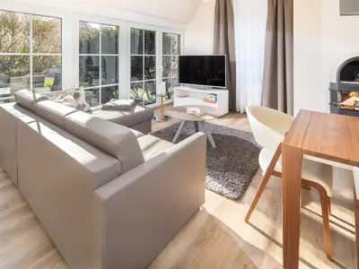 Wohn-Essbereich mit Kamin