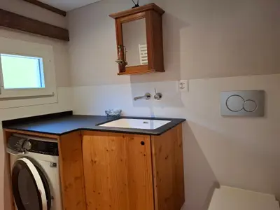 Tages-WC / Gäste WC mit Waschmaschine-Tumbler