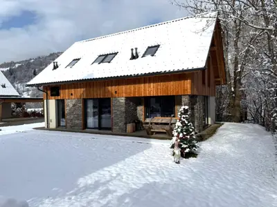 Außenseite Ferienhaus [Winter]