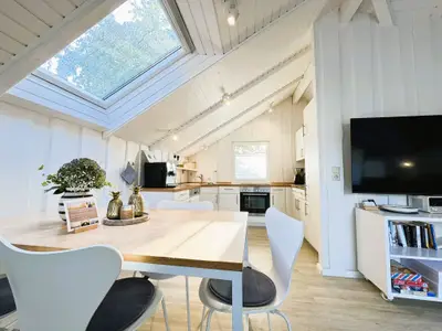 Essplatz für 4 mit Blick in die Küche