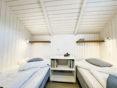 Schlafzimmer mit 2 Einzelbetten (90 x 200 cm)