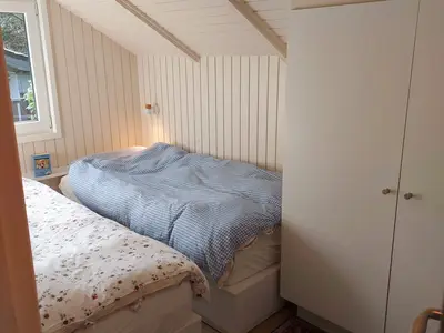 Schlafzimmer mit 2 Einzelbetten (90 x 200 cm)