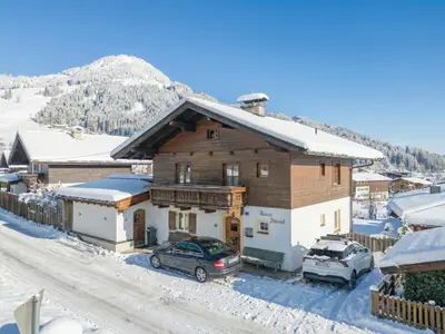 Außenseite Ferienhaus [Winter]