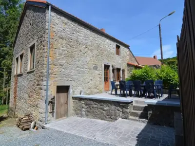 Außenseite Ferienhaus [Sommer]