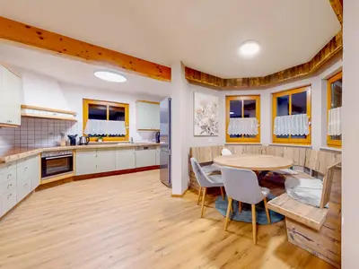 Küche-und-Wohnzimmer-Chalet-Wasserfall (4)