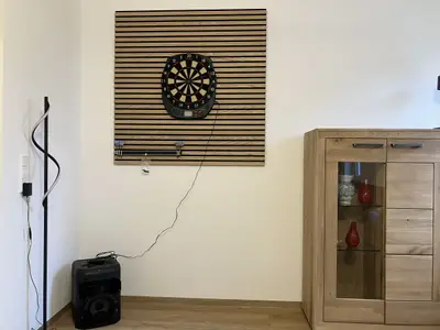 Dartscheibe im Wohnzimmer