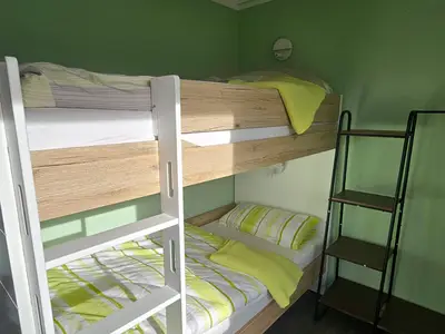 Hochbett - super für Kinder, aber für Erwachsene nutzbar