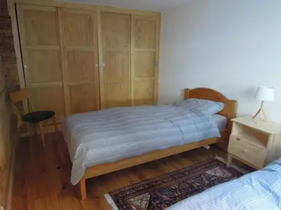 Schlafzimmer mit 2 Einzelbetten