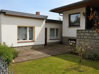 Außenseite Ferienhaus [Sommer]