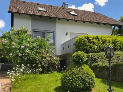 Außenseite Ferienhaus [Sommer]