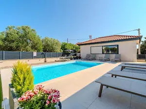 Ferienhaus für 7 Personen (225 m²) in Privlaka