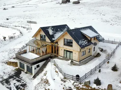 Außenseite Ferienhaus [Winter]