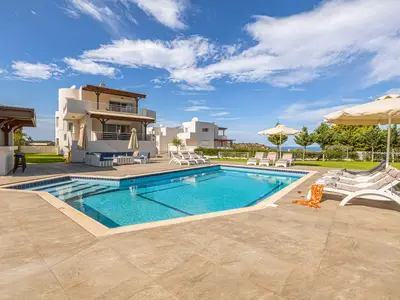 Ferienhaus für 10 Personen (250 m²) in Vrakhásion 1/10