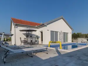 Ferienhaus für 6 Personen (90 m²) in Privlaka