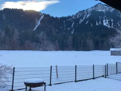 3CFAF540-15EB-46B1-894C-348F8DBBD912